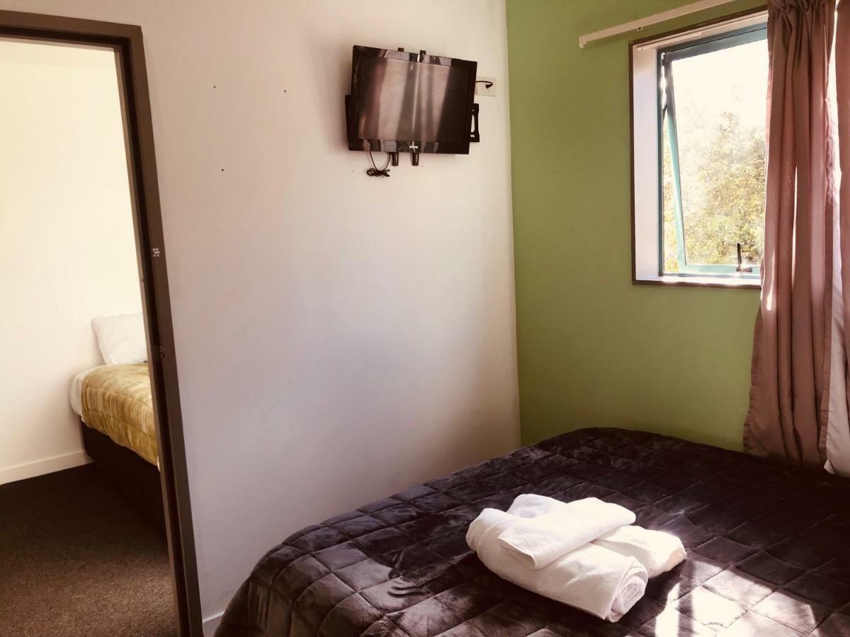 تاوبو Red Rose Motel المظهر الخارجي الصورة